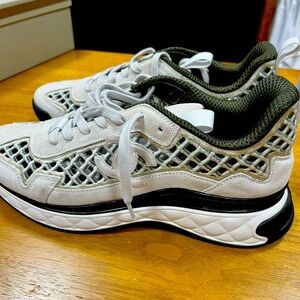 CHANEL AUTHENTIC 2021 CRUISE COLLECTION QUILTED SNEAKERS